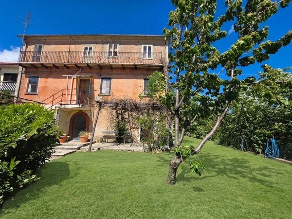 quadrivano in vendita a Macchiagodena