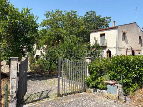 casa indipendente in vendita a Macchiagodena