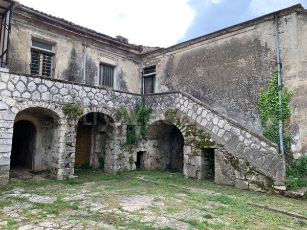casa indipendente in vendita a Montaquila