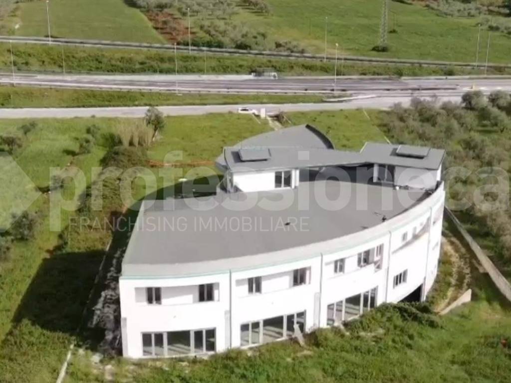 intera palazzina in vendita a Montaquila