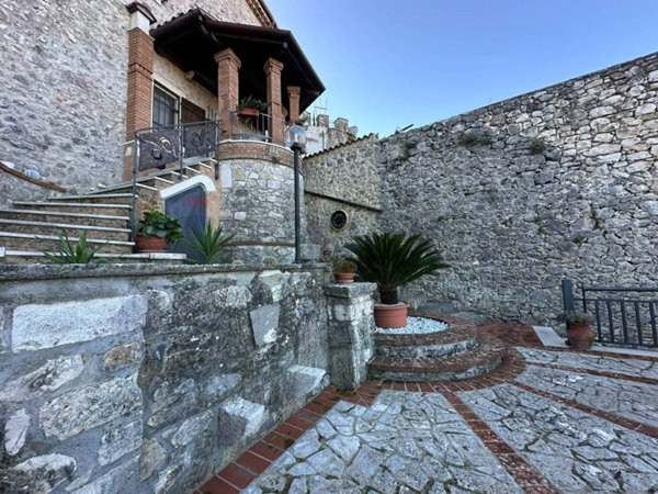 casa indipendente in vendita a Montaquila