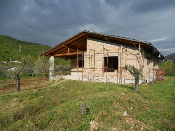 casa indipendente in vendita a Montaquila