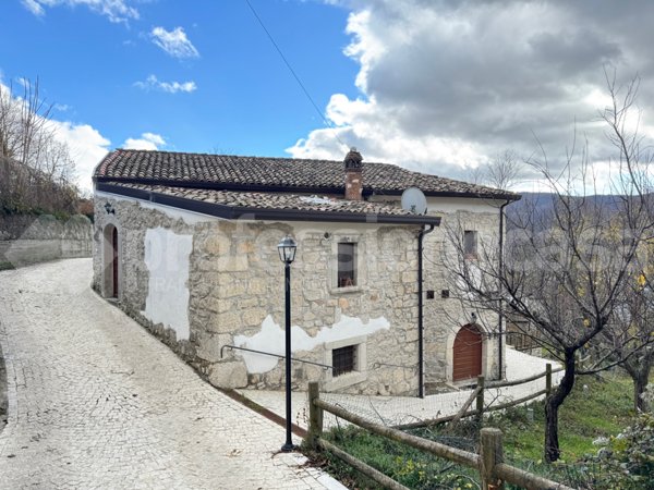appartamento in vendita a Montenero Val Cocchiara