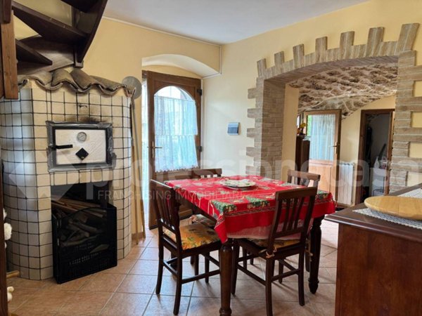 casa indipendente in vendita a Montenero Val Cocchiara