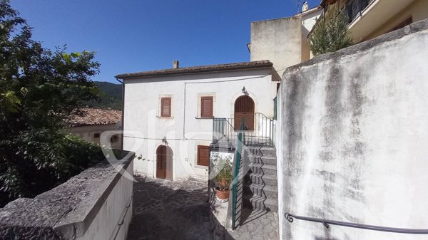 appartamento in vendita a Montenero Val Cocchiara