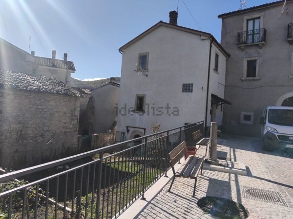 appartamento in vendita a Montenero Val Cocchiara