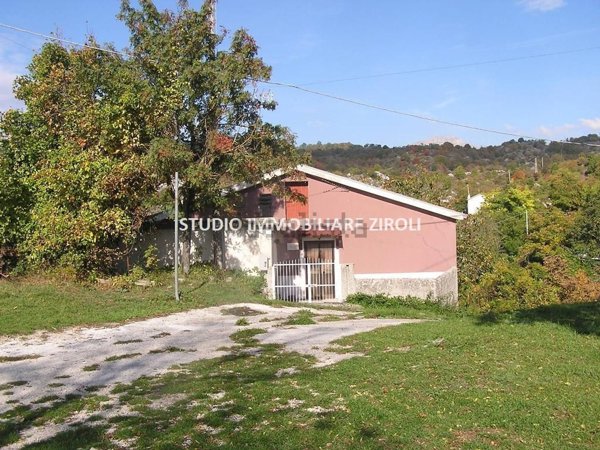 casa indipendente in vendita a Montenero Val Cocchiara