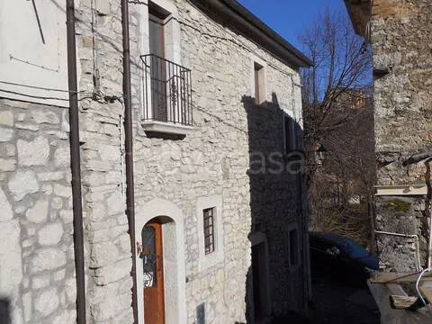 casa indipendente in vendita a Montenero Val Cocchiara