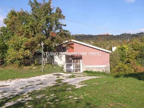 casa indipendente in vendita a Montenero Val Cocchiara