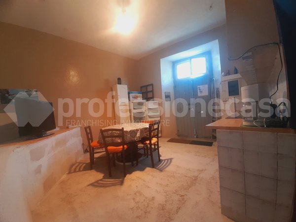 casa indipendente in vendita a Montenero Val Cocchiara