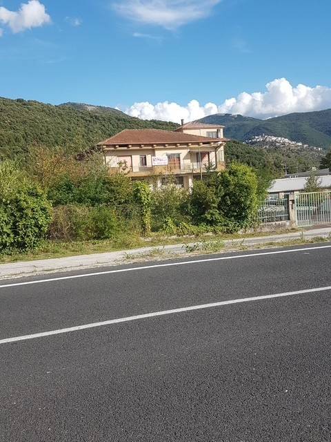 intera palazzina in vendita a Monteroduni