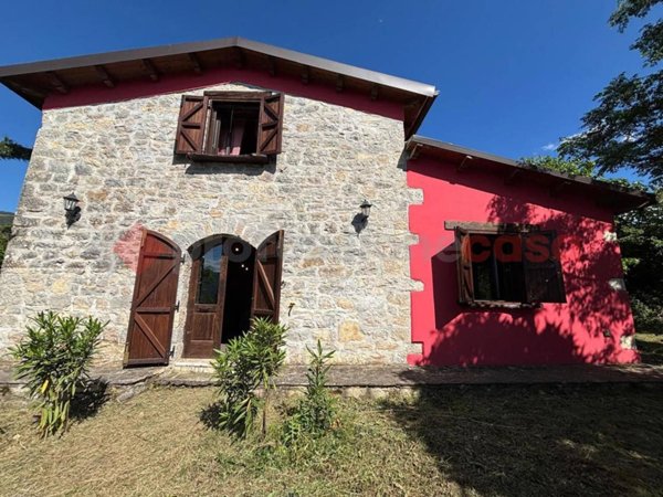 casa indipendente in vendita a Monteroduni