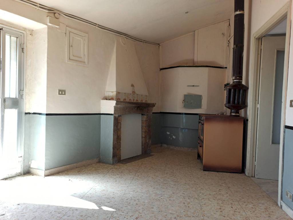 casa indipendente in vendita a Pesche