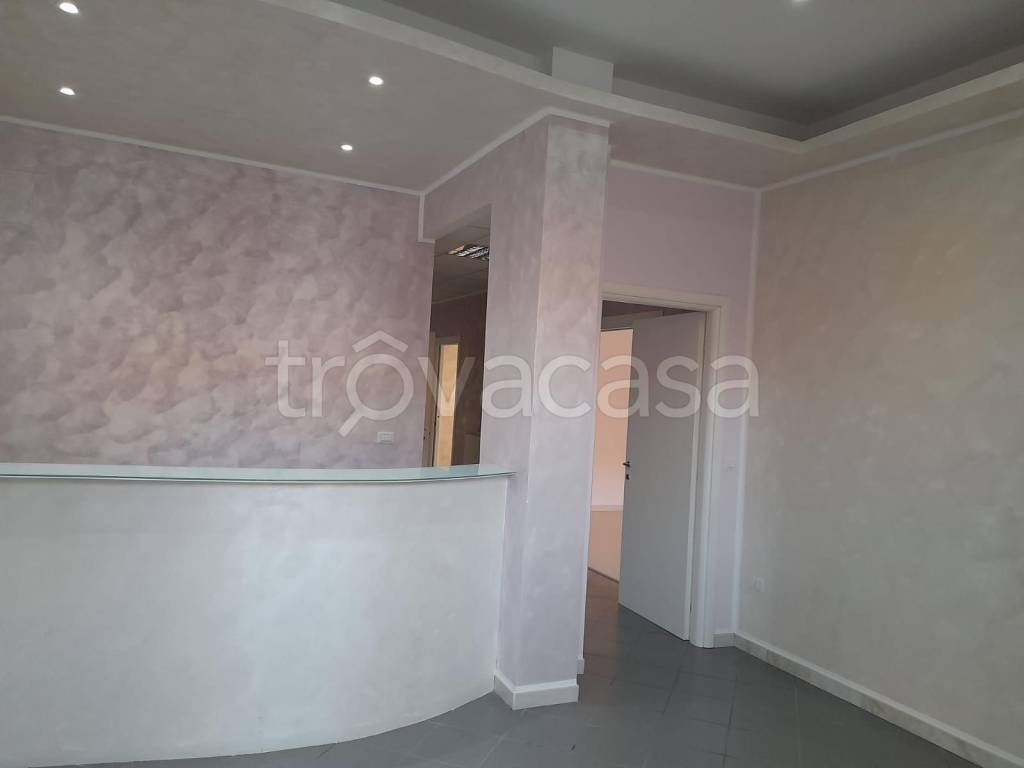 negozio in vendita a Pesche