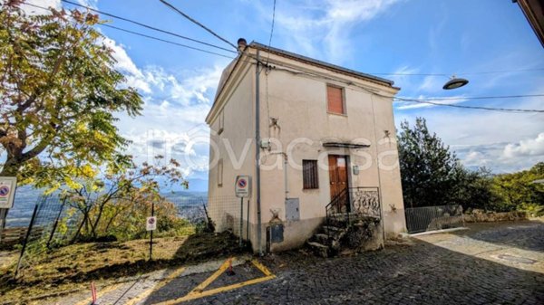 casa indipendente in vendita a Pesche