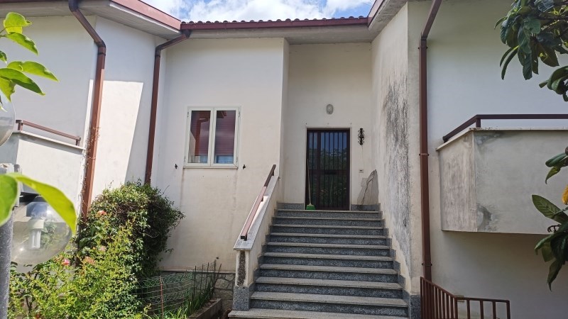 casa indipendente in vendita a Pesche