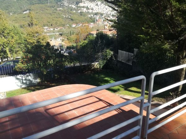 casa indipendente in vendita a Pesche