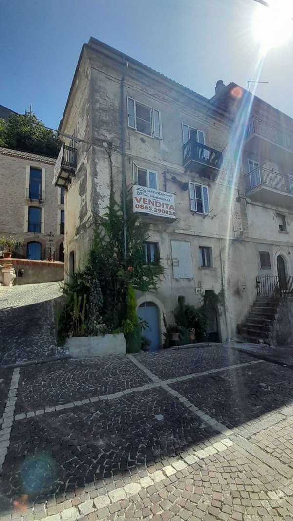 casa indipendente in vendita a Pesche