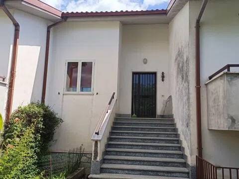 casa indipendente in vendita a Pesche