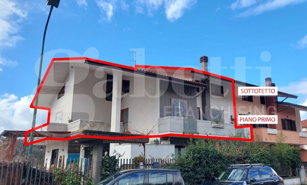 casa indipendente in vendita a Pesche