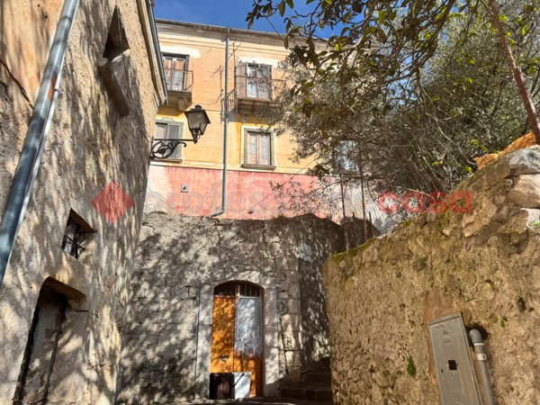 casa indipendente in vendita a Pesche