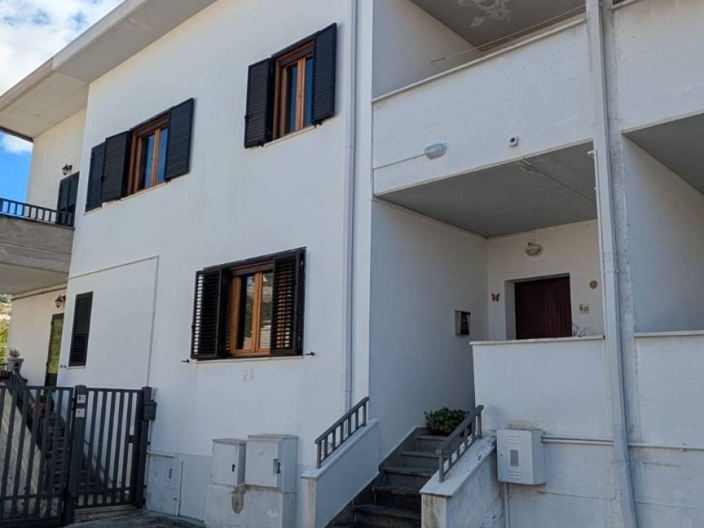 casa indipendente in vendita a Pesche