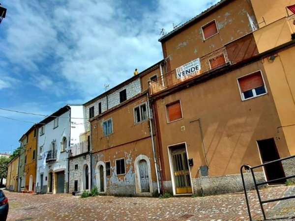 casa indipendente in vendita a Pescolanciano