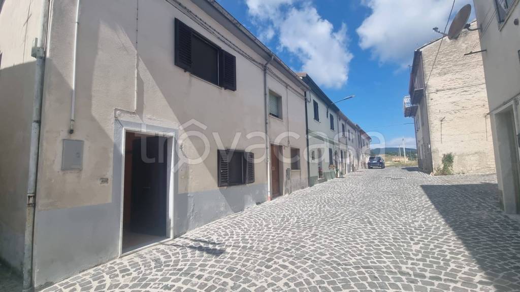 casa indipendente in vendita a Pescolanciano