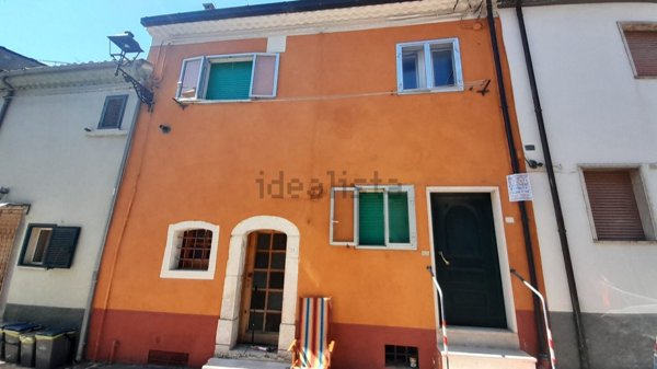 casa indipendente in vendita a Pescolanciano