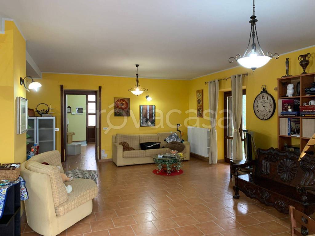 casa indipendente in vendita a Pettoranello del Molise