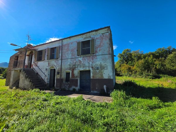 quadrivano in vendita a Pettoranello del Molise