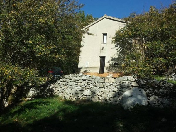casa indipendente in vendita a Pettoranello del Molise