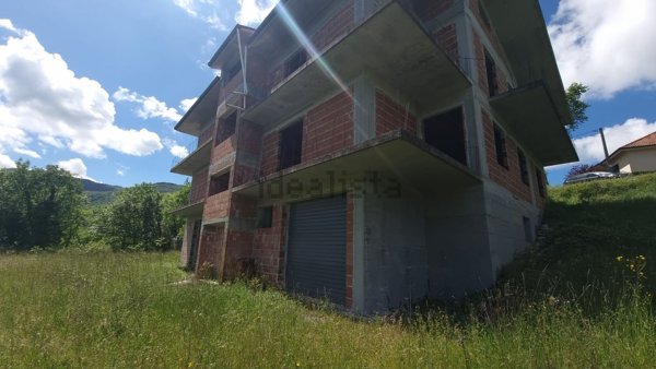 casa indipendente in vendita a Pettoranello del Molise