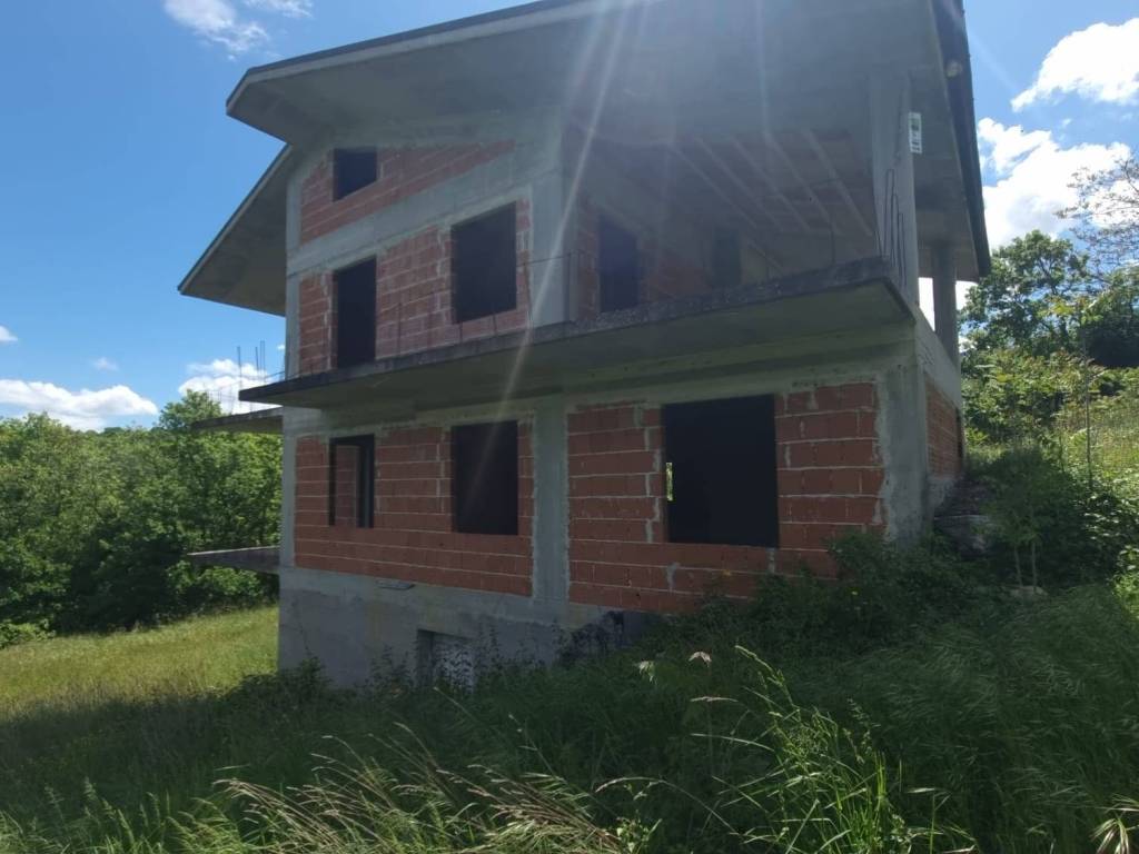 casa indipendente in vendita a Pettoranello del Molise