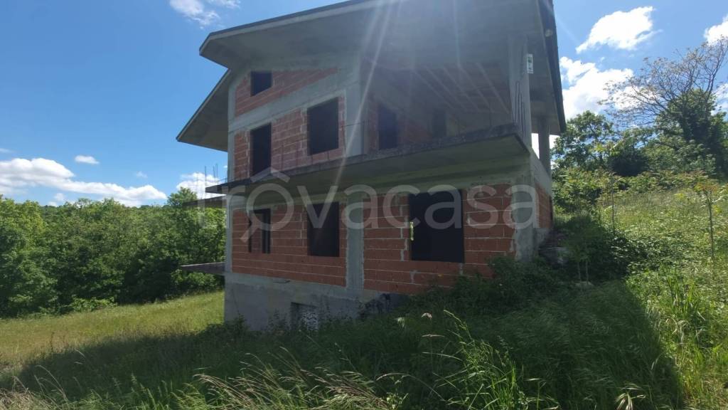 casa indipendente in vendita a Pettoranello del Molise