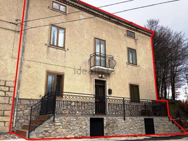 casa indipendente in vendita a Pietrabbondante in zona Sant'Andrea