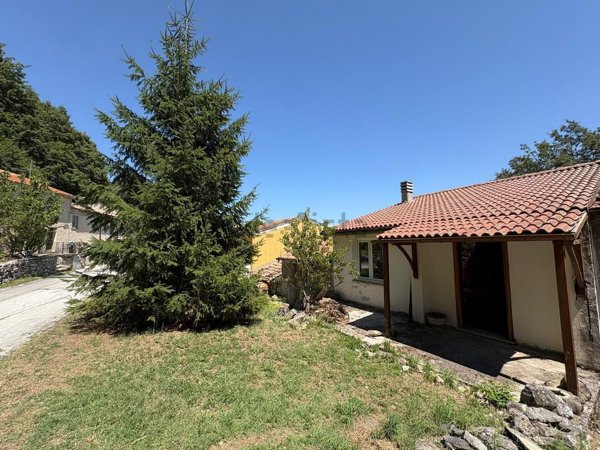 casa indipendente in vendita a Pietrabbondante in zona Sant'Andrea