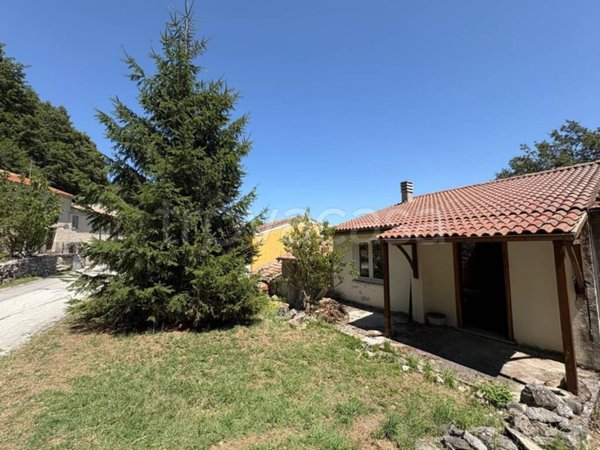 casa indipendente in vendita a Pietrabbondante in zona Sant'Andrea