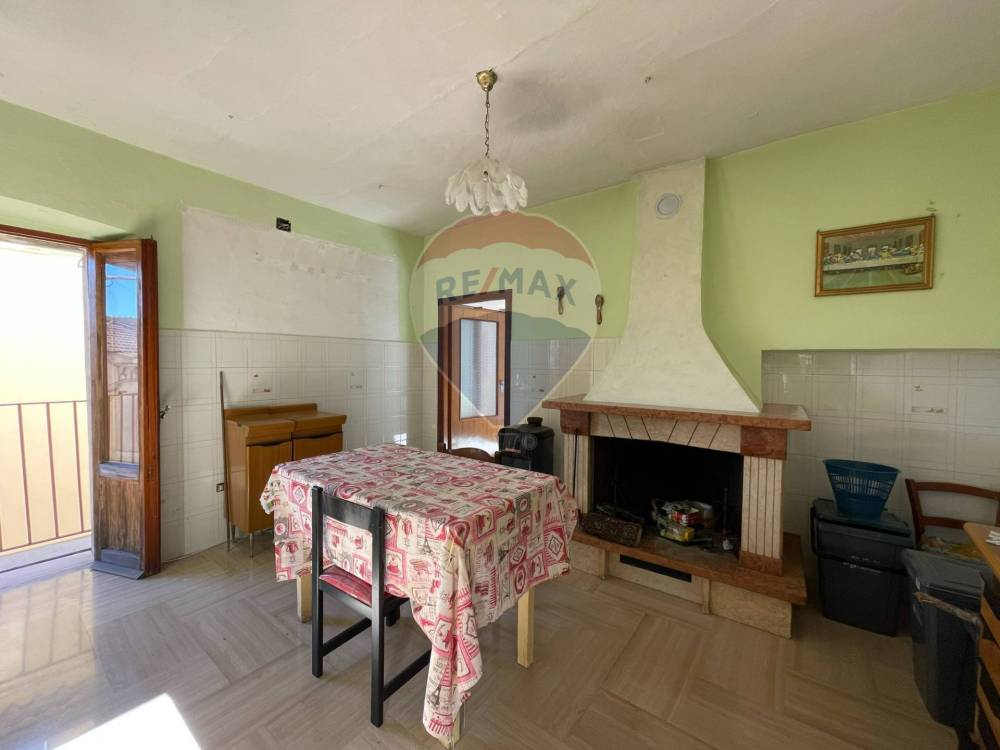 casa indipendente in vendita a Pizzone