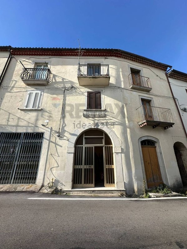 casa indipendente in vendita a Pizzone