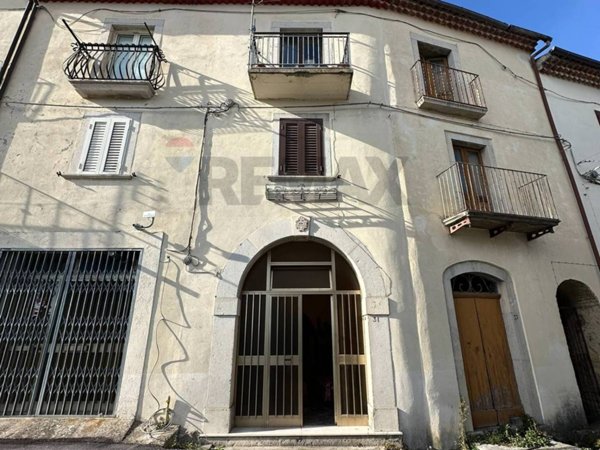 casa indipendente in vendita a Pizzone
