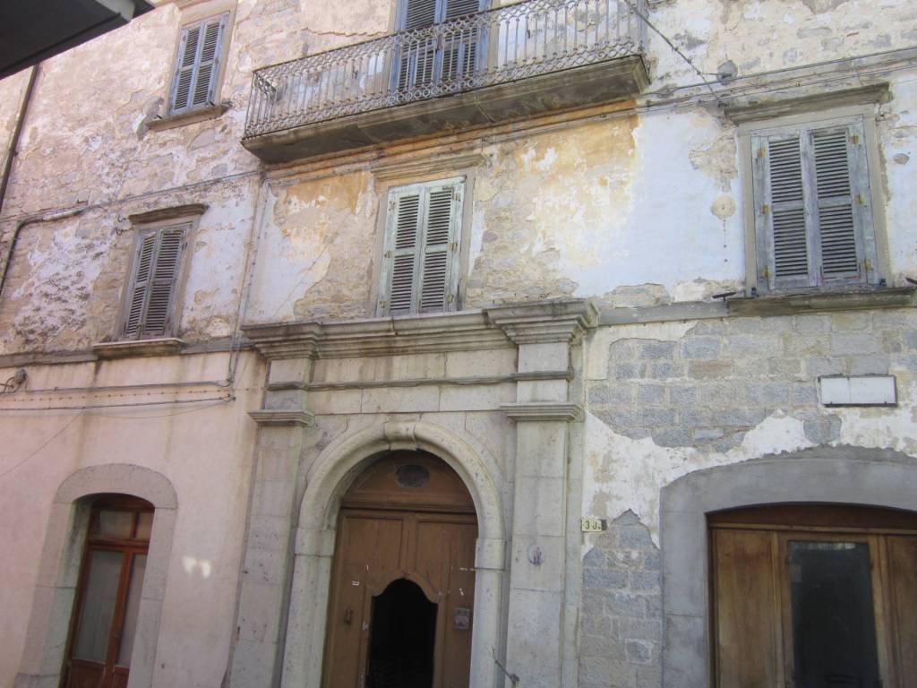 intera palazzina in vendita a Poggio Sannita