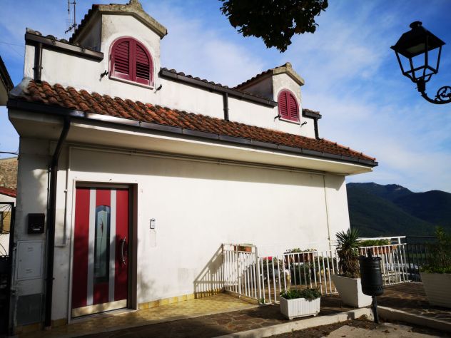 casa indipendente in vendita a Pozzilli in zona Santa Maria Oliveto