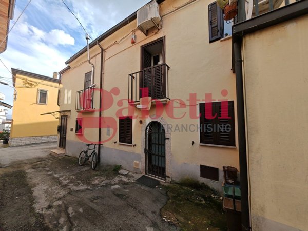 casa indipendente in vendita a Pozzilli