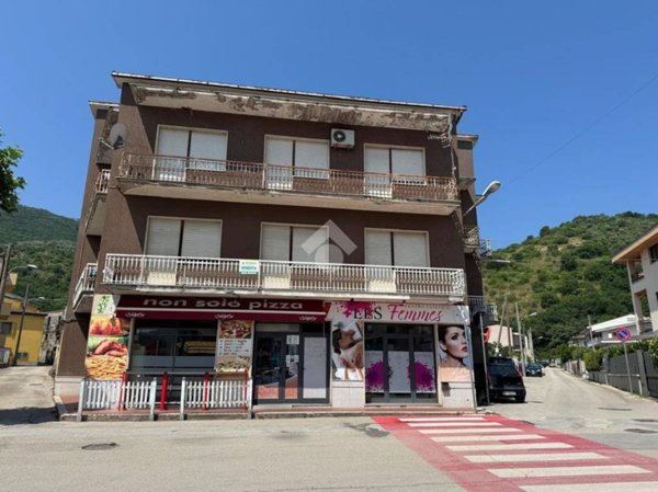 negozio in vendita a Pozzilli