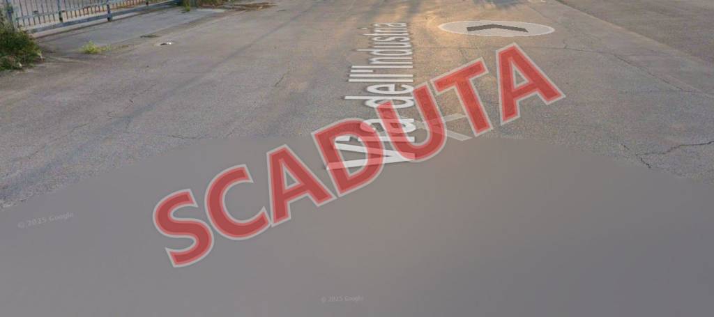 locale commerciale in vendita a Pozzilli