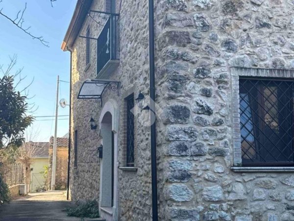 casa indipendente in vendita a Pozzilli