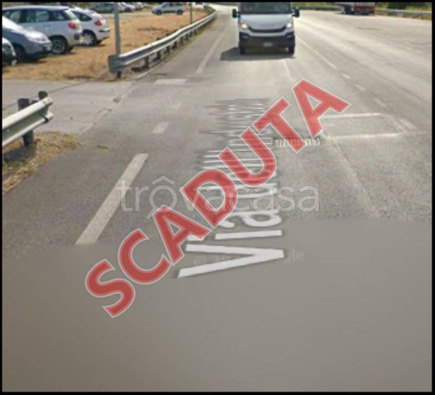 locale commerciale in vendita a Pozzilli