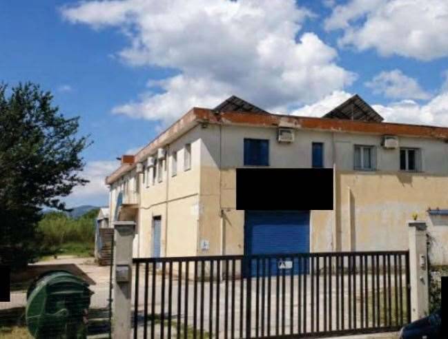 capannone in vendita a Pozzilli in zona Triverno