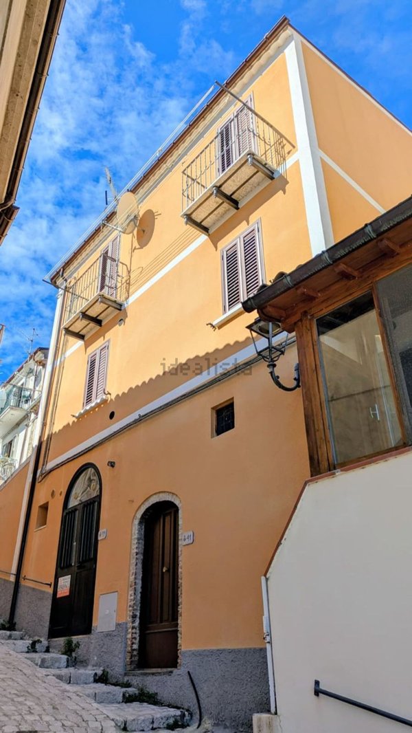 casa indipendente in vendita a Roccamandolfi
